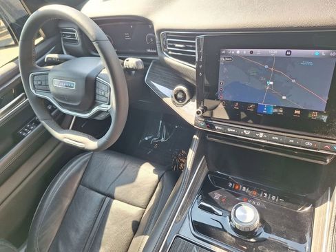 Used 2022 Jeep Wagoneer Series II image 32