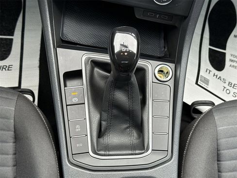 Used 2022 Volkswagen Jetta S image 20