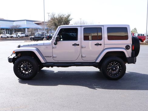Used 2016 Jeep Wrangler Unlimited Rubicon image 25