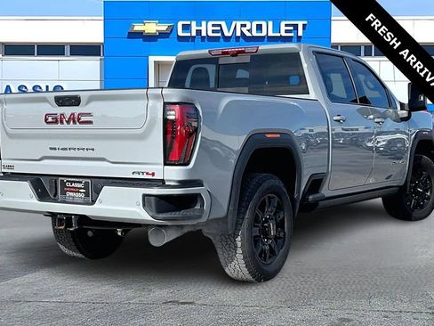 Used 2025 GMC Sierra 2500 AT4 w/ AT4 Premium Plus Package image 5