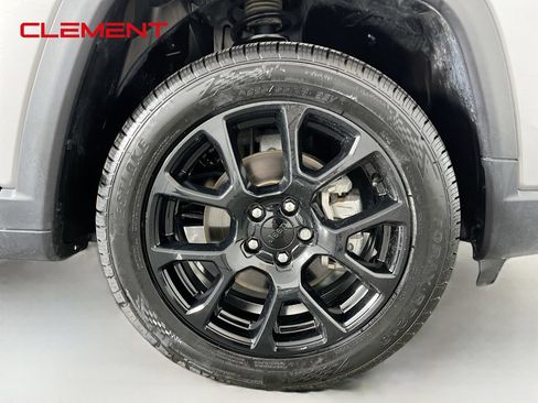 Used 2022 Jeep Compass Latitude w/ Sun and Sound Group AWD/4WD image 38