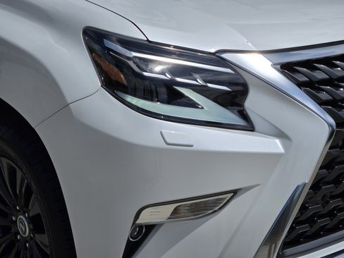 Used 2022 Lexus GX 460 Luxury w/ Sport Design Package image 10