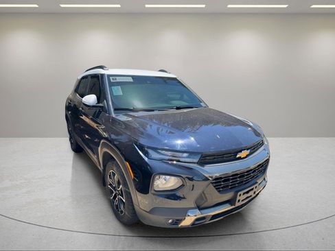 Used 2021 Chevrolet TrailBlazer ACTIV w/ Technology Package FWD image 9