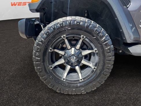 Used 2020 Jeep Wrangler Unlimited Sahara AWD/4WD image 14