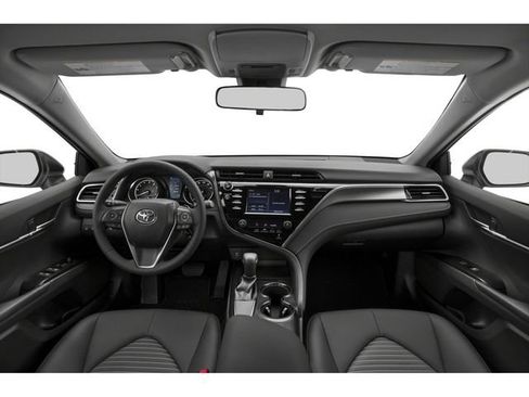 Used 2020 Toyota Camry SE FWD image 5
