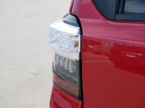 Used 2024 Toyota 4Runner TRD Off-Road Premium AWD/4WD image 17