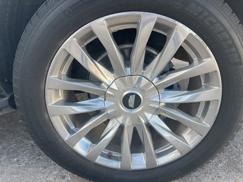 Used 2021 Cadillac Escalade ESV Premium Luxury image 8