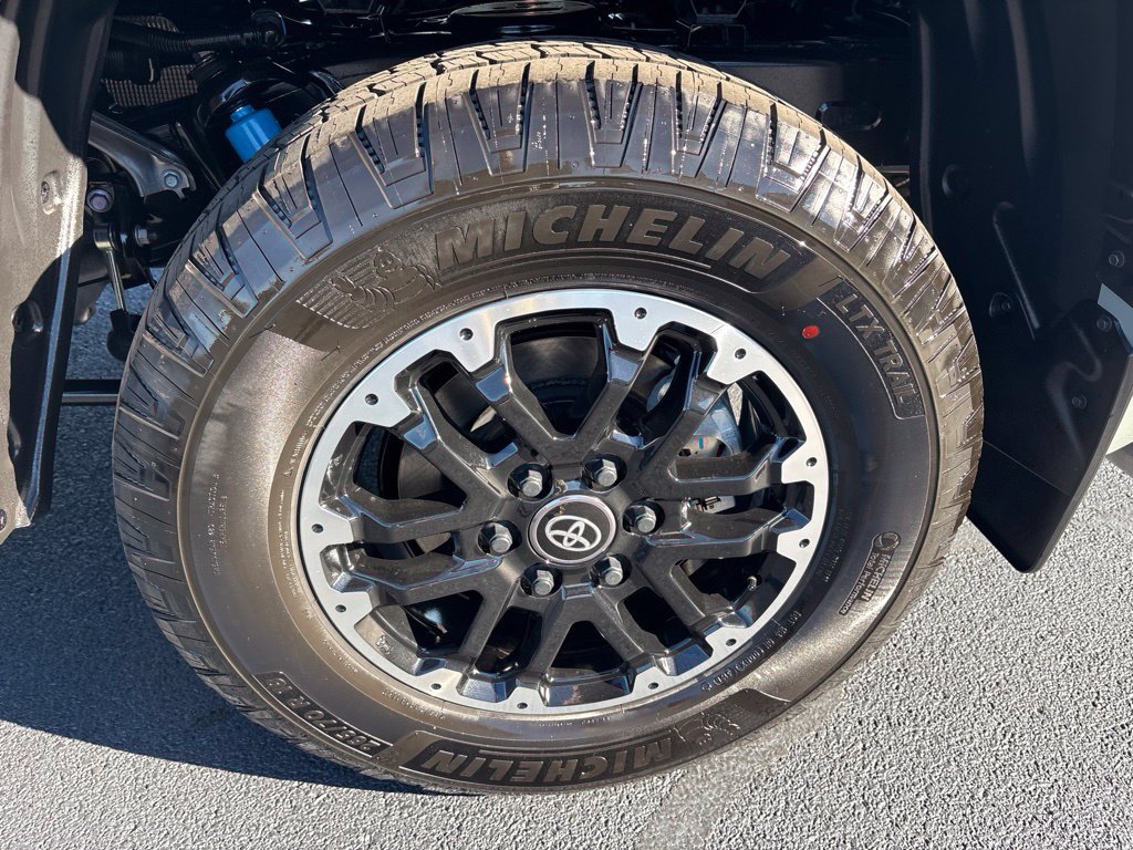 New 2026 Toyota Tundra SR5 w/ TRD Off-Road Premium Package AWD/4WD image 7