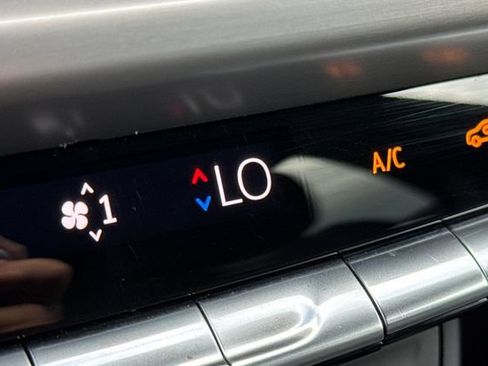 Used 2024 Cadillac XT4 Premium Luxury image 30