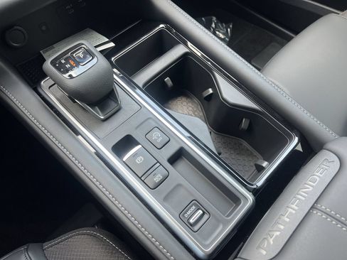 New 2026 Nissan Pathfinder SL FWD image 8