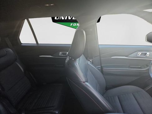 Used 2025 Ford Explorer ST-Line w/ ST-Line Street Pack AWD/4WD image 27