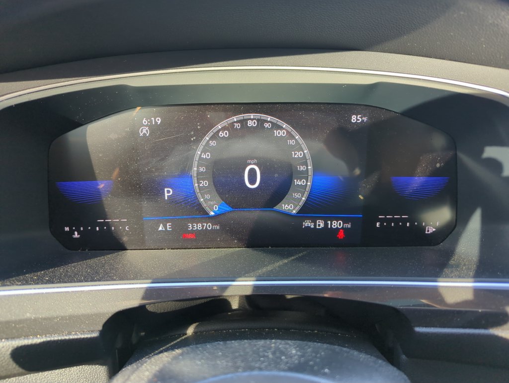 Certified 2024 Volkswagen Tiguan SE R-Line FWD image 40