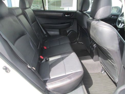 Used 2017 Subaru Outback 2.5i Limited AWD/4WD image 14