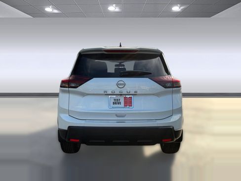 Used 2026 Nissan Rogue SV w/ Cold Weather Package FWD image 13