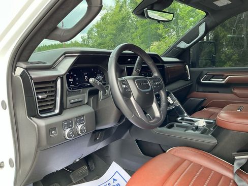 Used 2025 GMC Sierra 2500 Denali Ultimate AWD/4WD image 16