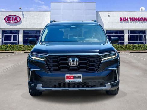 Used 2024 Honda Pilot Touring image 2
