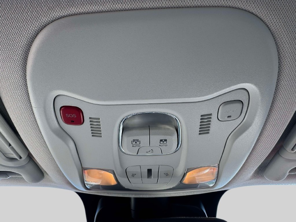 Used 2021 Jeep Renegade Limited w/ Sun & Sound Group AWD/4WD image 31