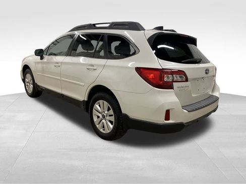 Used 2016 Subaru Outback 2.5i Premium image 2