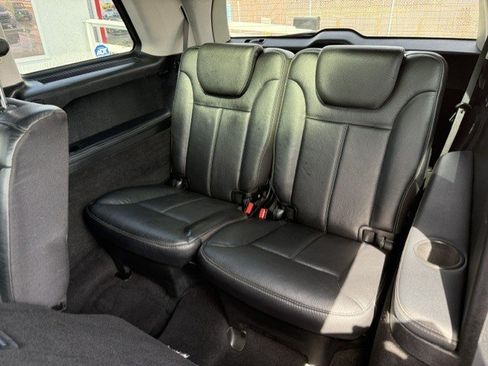 Used 2010 Mercedes-Benz GL 320 BlueTEC 4MATIC image 16