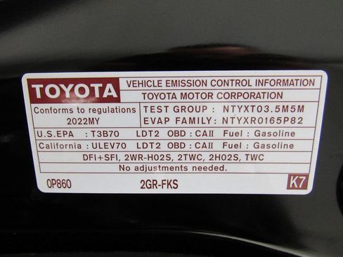 Used 2022 Toyota Highlander XLE AWD/4WD image 25