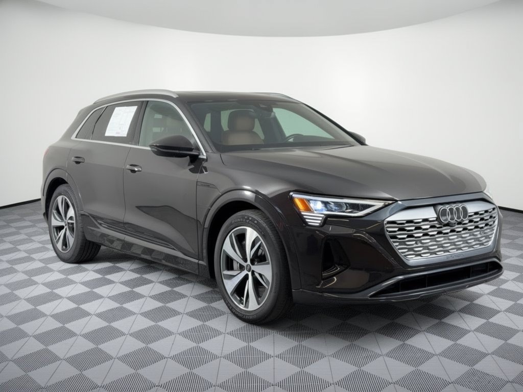 Used 2024 Audi Q8 e-tron Premium AWD/4WD image 7