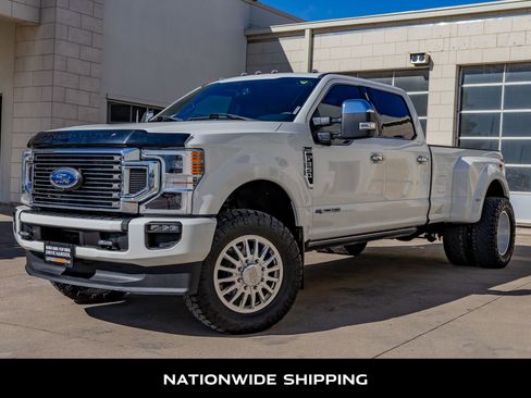 Used 2022 Ford F350 Platinum w/ FX4 Off-Road Package image 4