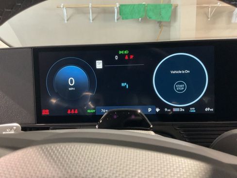 New 2025 Hyundai Ioniq 5 SE image 13