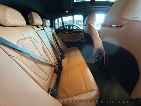 Used 2025 BMW X4 xDrive30i image 18