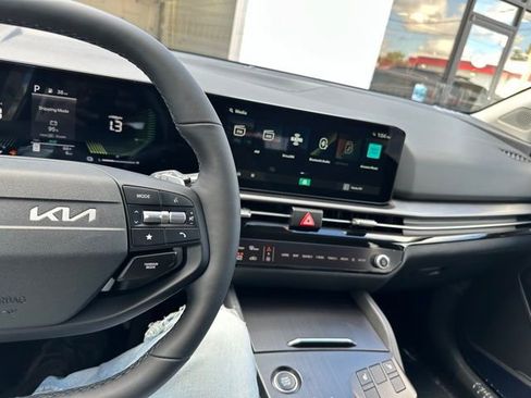 New 2026 Kia Sportage S image 36