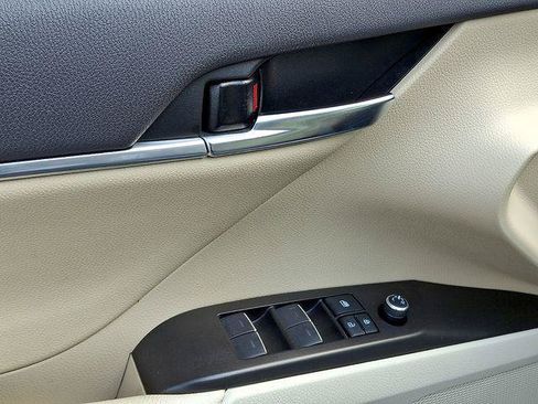 Certified 2023 Toyota Camry XLE FWD image 8