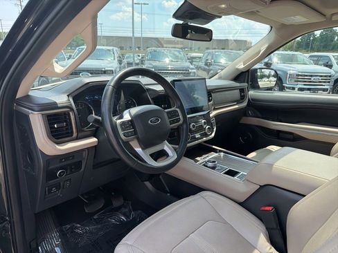 Used 2024 Ford Expedition Max Limited RWD image 12