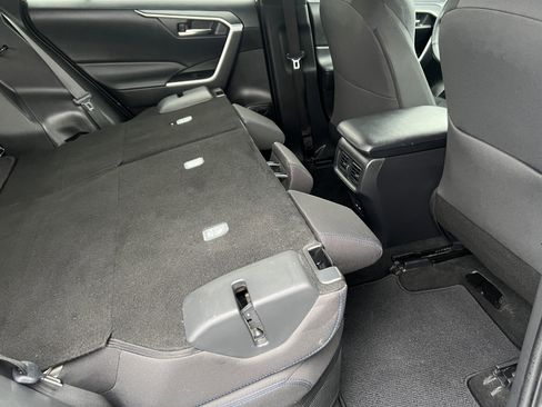 Used 2024 Toyota RAV4 SE image 22