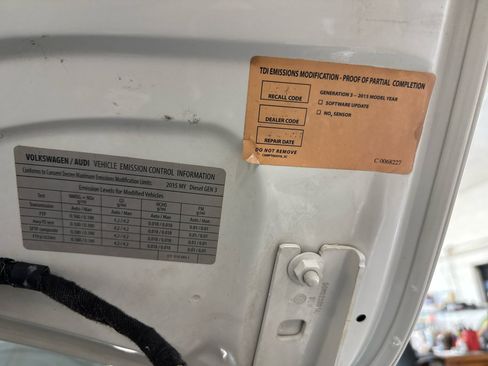 Used 2015 Volkswagen Golf TDI SE image 67