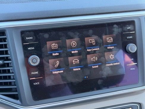 Used 2018 Volkswagen Atlas SE w/ R-Line Package image 4