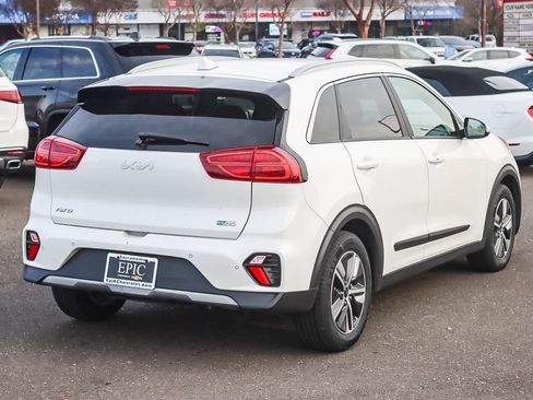 Used 2022 Kia Niro EX Premium image 4
