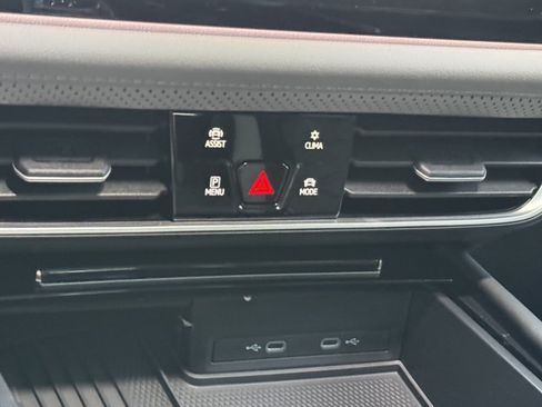 New 2026 Volkswagen Atlas Peak Edition AWD/4WD image 11