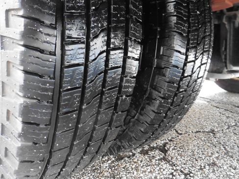 Used 2011 Ford E-450 and Econoline 450 Super Duty w/ Shuttle Bus Prep Pkg image 34