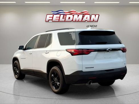 Used 2023 Chevrolet Traverse LT FWD image 3