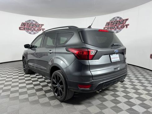 Used 2019 Ford Escape SE FWD image 5