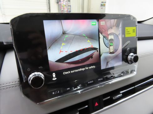 New 2025 Mitsubishi Outlander SEL image 17