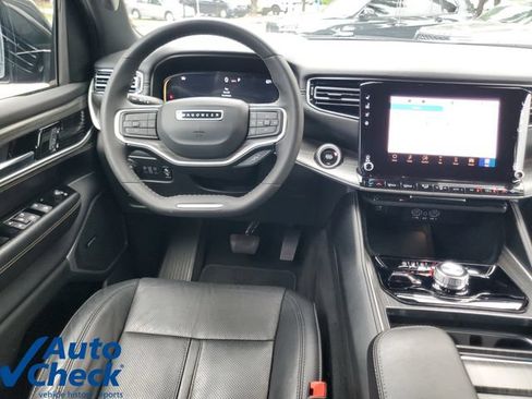 Used 2024 Jeep Wagoneer L Series II w/ Flexible Seating Group AWD/4WD image 18