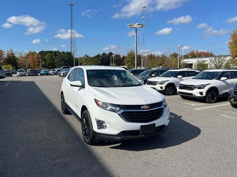 Used 2021 Chevrolet Equinox LT image 2