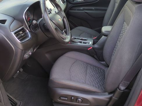 Used 2019 Chevrolet Equinox LT w/ Driver Convenience Package image 17