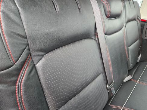 Used 2018 Jeep Wrangler Unlimited Sahara w/ Cold Weather Group image 13