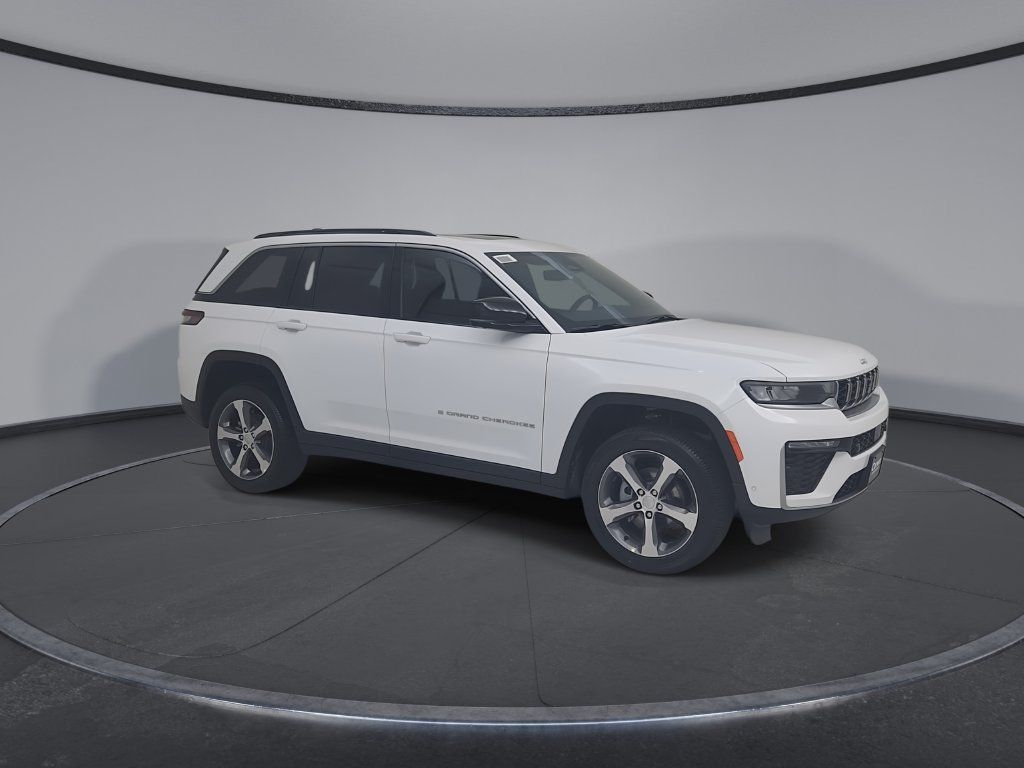 New 2026 Jeep Grand Cherokee Limited w/ Luxury Tech Group II AWD/4WD image 2