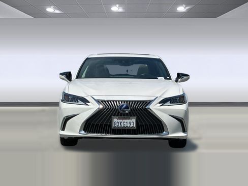 Used 2021 Lexus ES 300h w/ Accessory Package FWD image 6