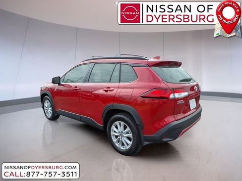 Used 2024 Toyota Corolla Cross LE image 5