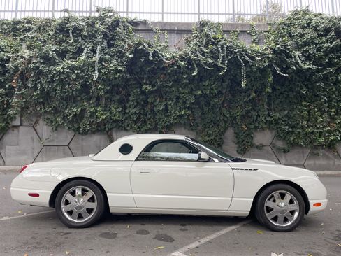 Used 2002 Ford Thunderbird image 3