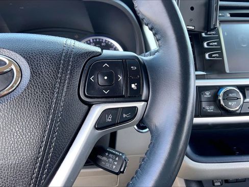 Used 2018 Toyota Highlander XLE FWD image 24
