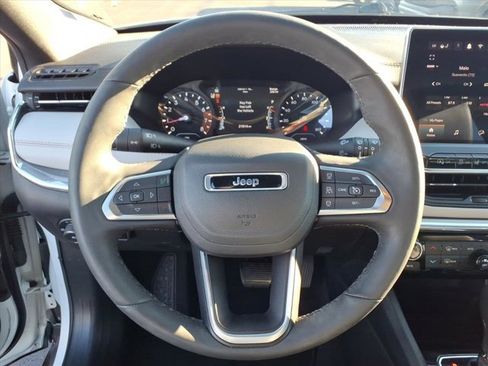 Used 2024 Jeep Compass Limited image 19